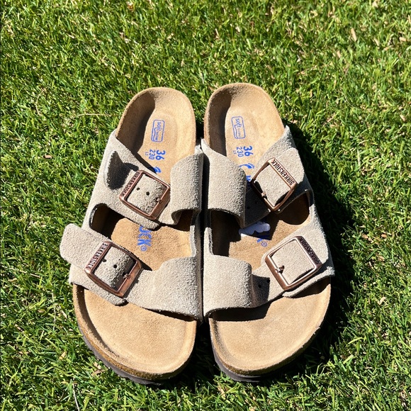 NWT BIRKENSTOCK Suede Soft Footbed Arizona Sandals - Picture 5 of 9